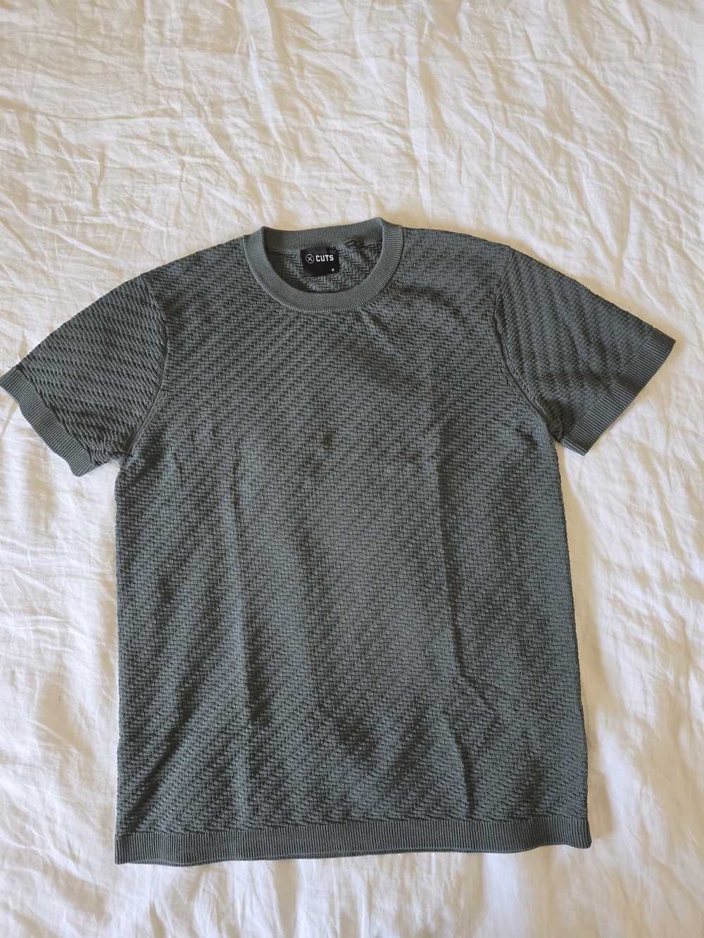 NEW Cuts Riviera Knit Textured Knit Tee M